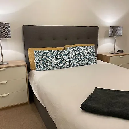 Spacious 2 Bedroom Modern Flat & Parking London Exterior photo